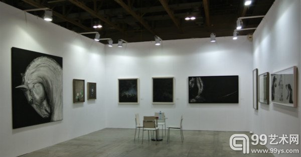 青研会展位