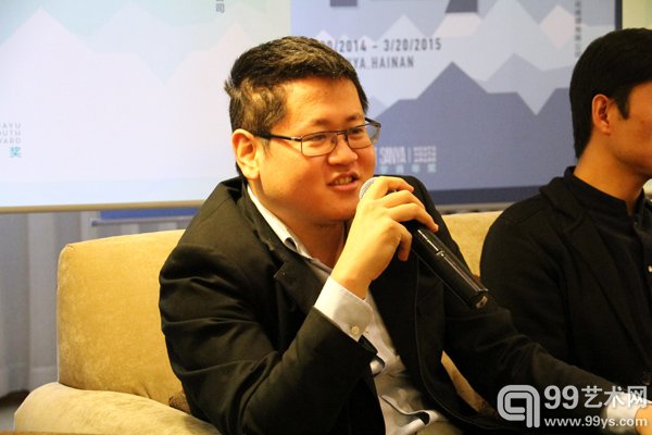 活动现场三亚艺术季”总策划人赵屹松致辞