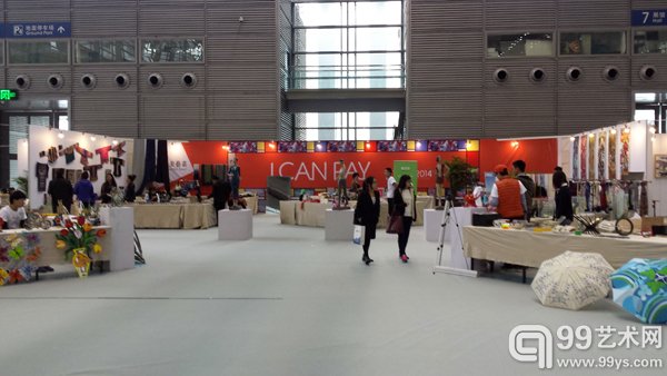 艺术深圳现场德美艺嘉展示的艺术衍生品