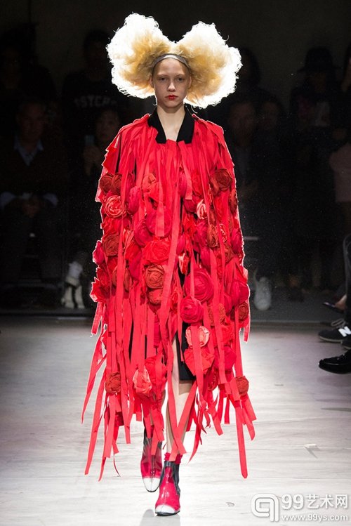 川久保玲 (Comme des Garcons) 2015春夏女装秀