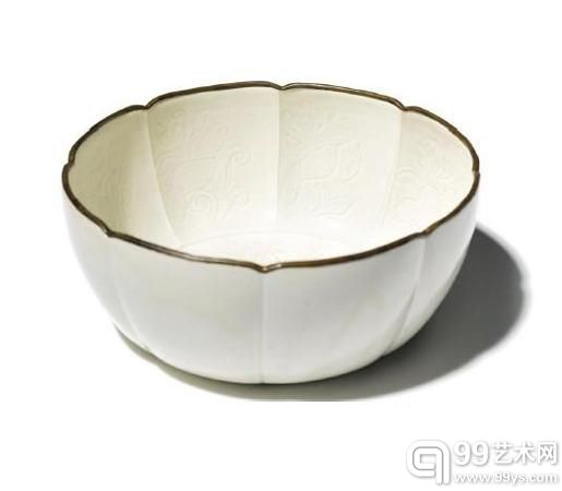 定窑划花八棱大盌