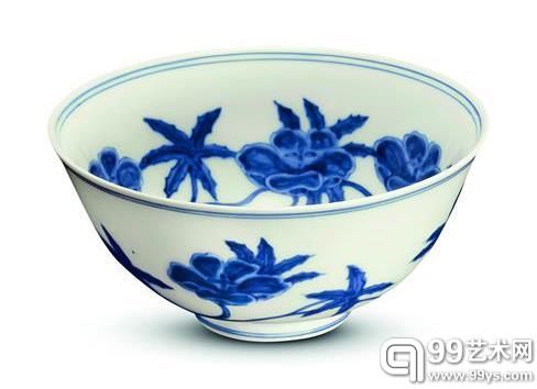 青花缠枝秋葵纹宫盌