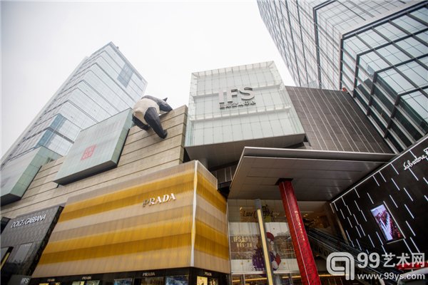 成都国际金融中心(成都IFS)为本届艺术展的首站