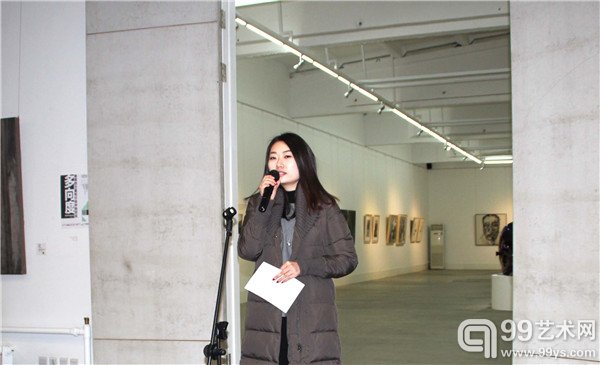 分展览“生命思辨和终极关怀”策展人赵轶女士（北京艺容国际拍卖公司当代部经理）