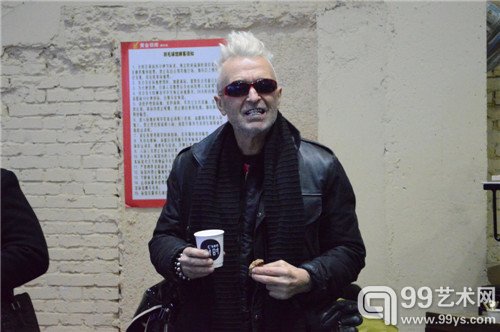 加拿大行为艺术家 伊斯万