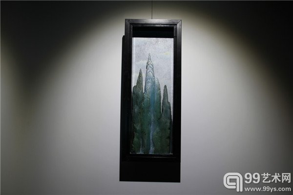 活动现场呈现艺术家作品