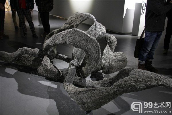 活动现场呈现艺术家作品