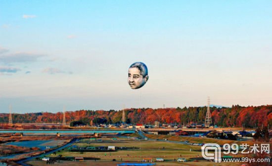 日本空中现巨型大叔脸气球 造型诡异吓呆市民