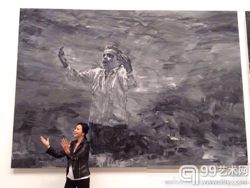 刘嘉玲在巴黎看展