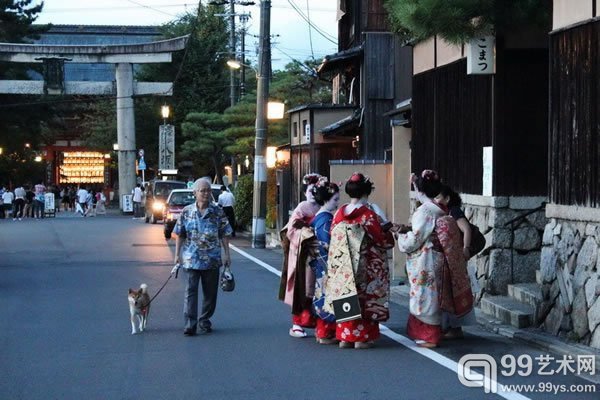 街头的艺妓