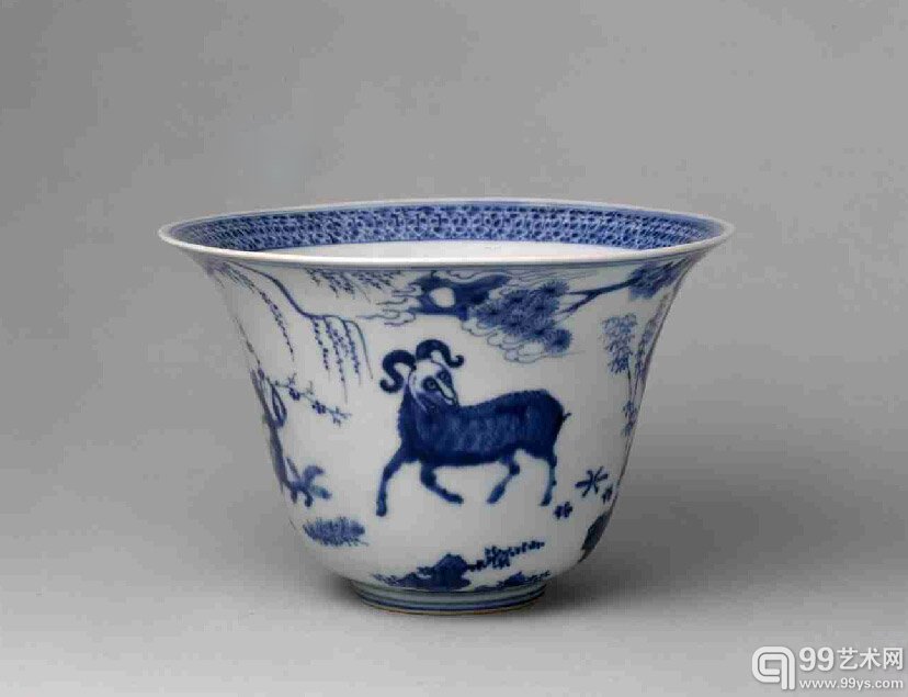 明嘉靖 青花三羊纹碗 高10.5cm，口径16.3cm，足径5.5cm