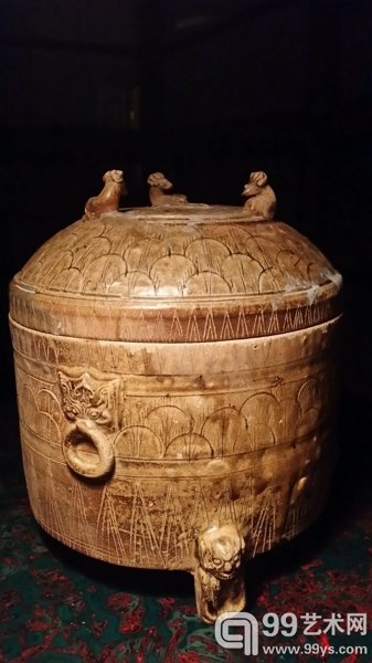 汉代羽纹铺首三羊樽