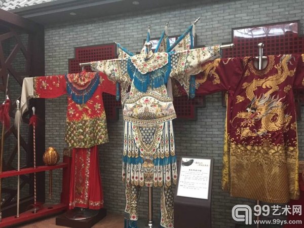 粤剧戏服