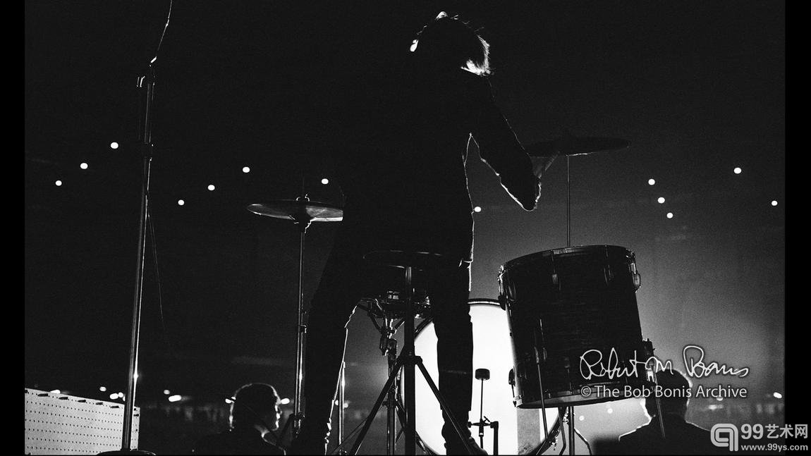 Ringo Starr in silhouette, Kansas City, Mo., September 1964