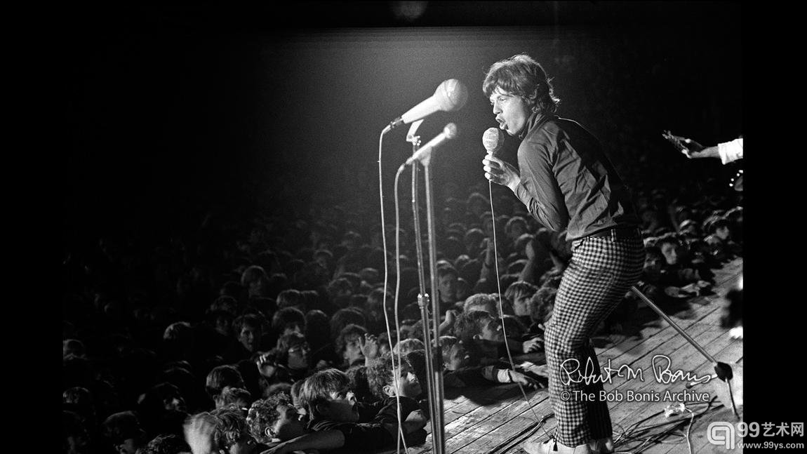 Mick Jagger sings on stage, Berlin, West Germany, September 1965