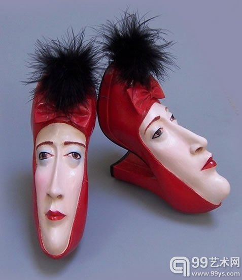 雕塑家Gwen Murphy带来的鞋子脸怪异的艺术作品