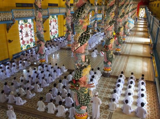 Patricia Falconer:越南西贡附近的高台寺