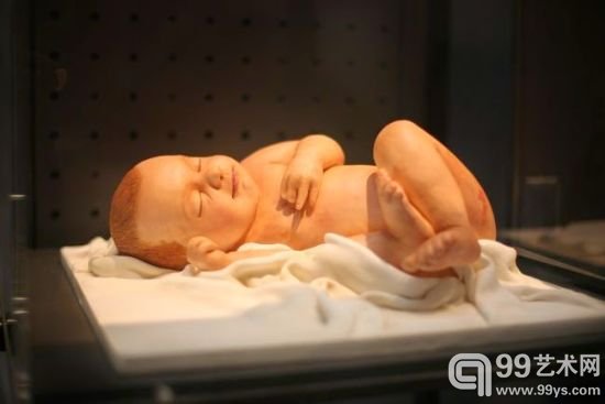 艺术家千条巧克力制成威廉王子肖像