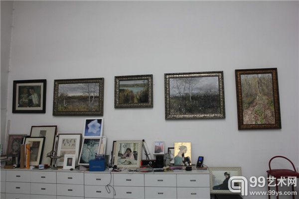 墙上右边的四幅作品为何多苓俄罗斯写生所作
