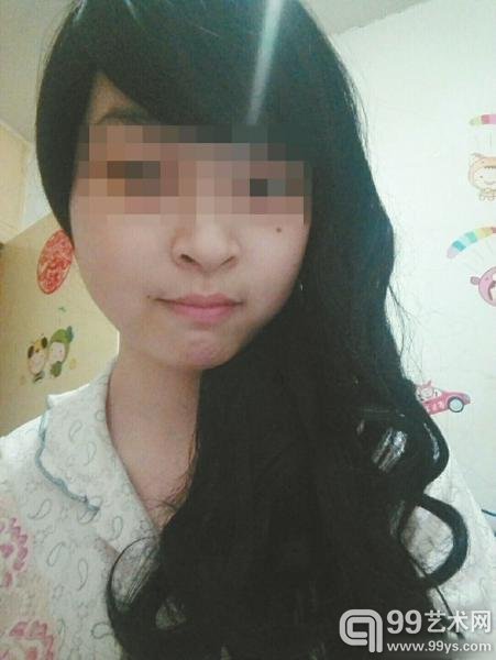 “戴上假发才发现我留长头发居然还挺适合，好想快点好起来然后留长发。” ——杨蒙