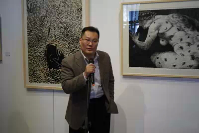 策展人张桨致辞