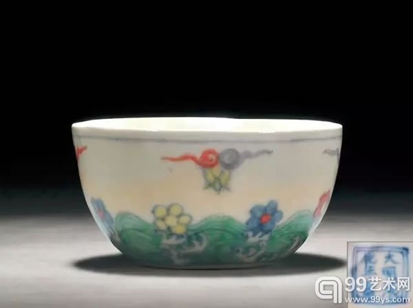 明成化 斗彩落花流水杯直径 5.7 cm“大明成化年制”款