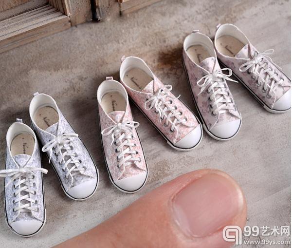 要鞋么？我送你一打吧~