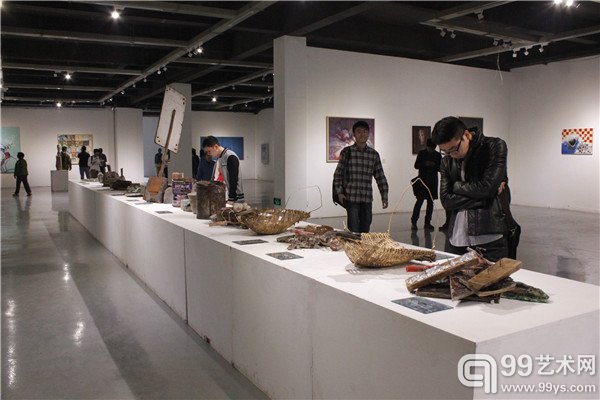 黄显作品