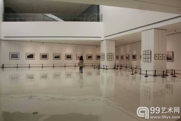 “质朴的精神——陈坚纸上作品展”现场