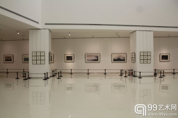“质朴的精神——陈坚纸上作品展”现场