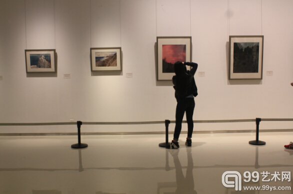 “质朴的精神——陈坚纸上作品展”现场