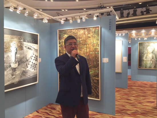 著名策展人 朱彤