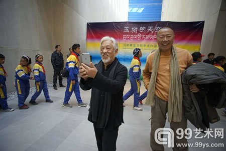 批评家栗宪庭在现场