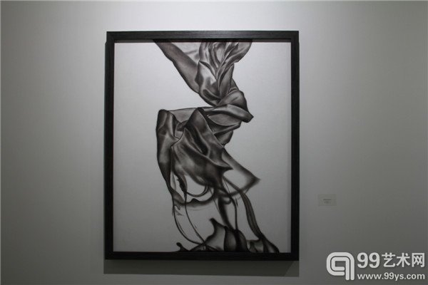 活动现场呈现艺术家作品