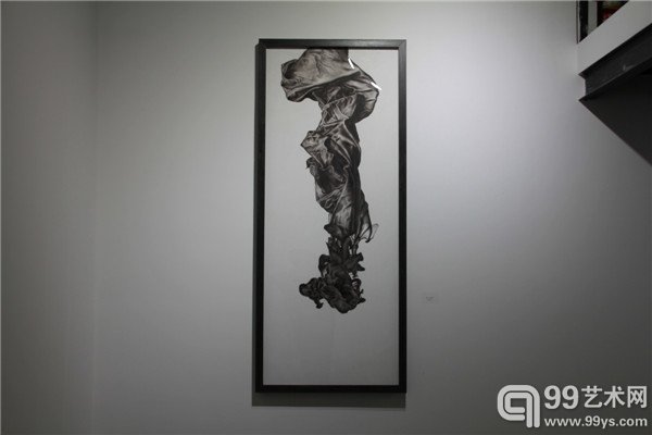 活动现场呈现艺术家作品