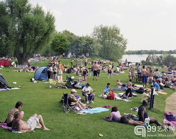 时代映像：1960年以来的英国摄影 l 西蒙•罗伯茨, Keynes Country Park Beach. May 2008