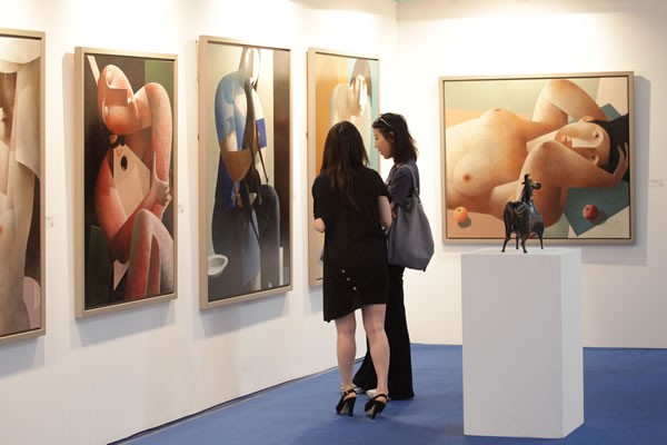 2015台北新艺术博览会以「有艺术・很幸福」为主题，展现艺术新风貌。