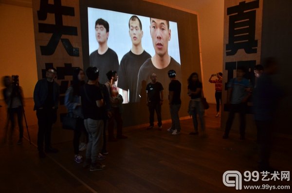 《暗度•诵咏》展览现场