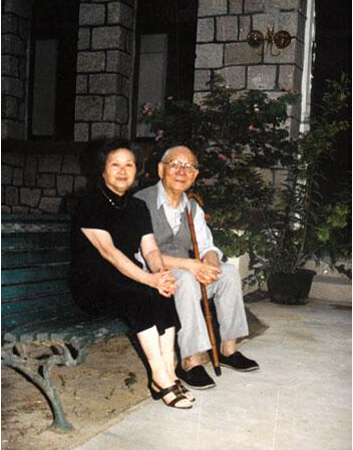 李可染和邹佩珠1988年8月在北戴河