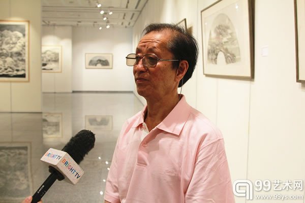 画家赵金鹤接受泰华卫视采访