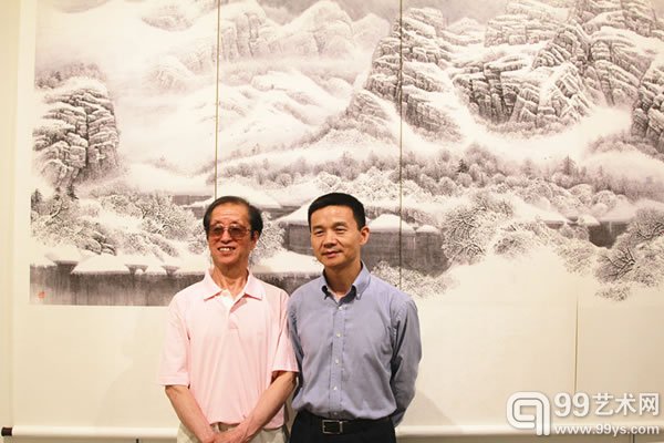 曼谷文化中心副主任田善亭与画家赵金鹤合影留念