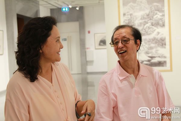 与观众交流