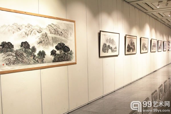 展厅一脚2
