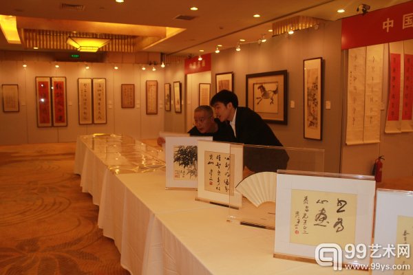 华辰2015春拍预展现场
