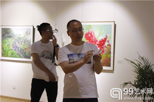 云艺术董事长闫城介绍与仁恒置地合作的品鉴券活动