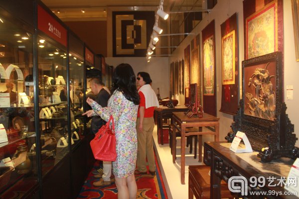 中贸圣佳2015年春季艺术品拍卖会预展现场