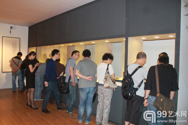 北京东正2015春拍预展现场：茶道具专场展区