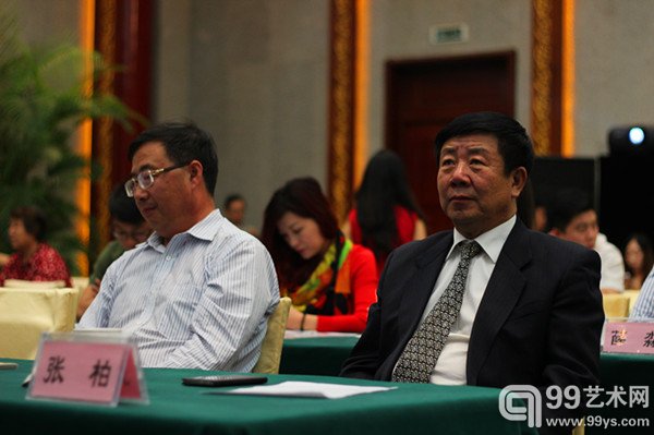 中国文物保护基金会理事长张柏先生