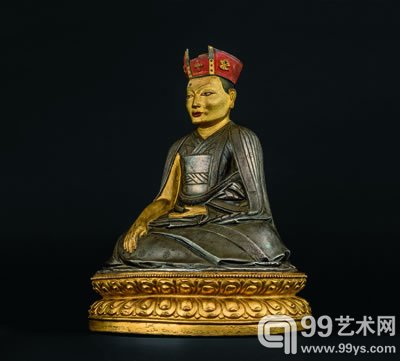 西藏16-17世纪 银质红帽五世夏玛巴像(面部泥金) 成交价:RMB 5,060,000