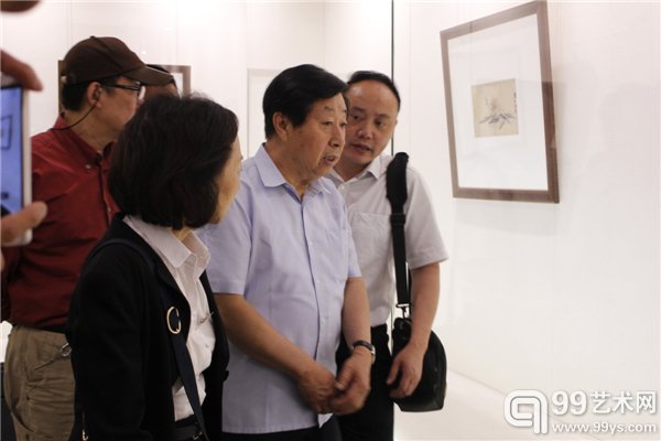 美协主席刘大为在展览现场